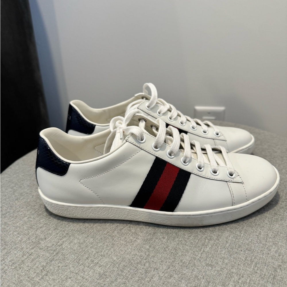 Gucci White Sneakers with Red and Black Stripes - Picture 2 of 6